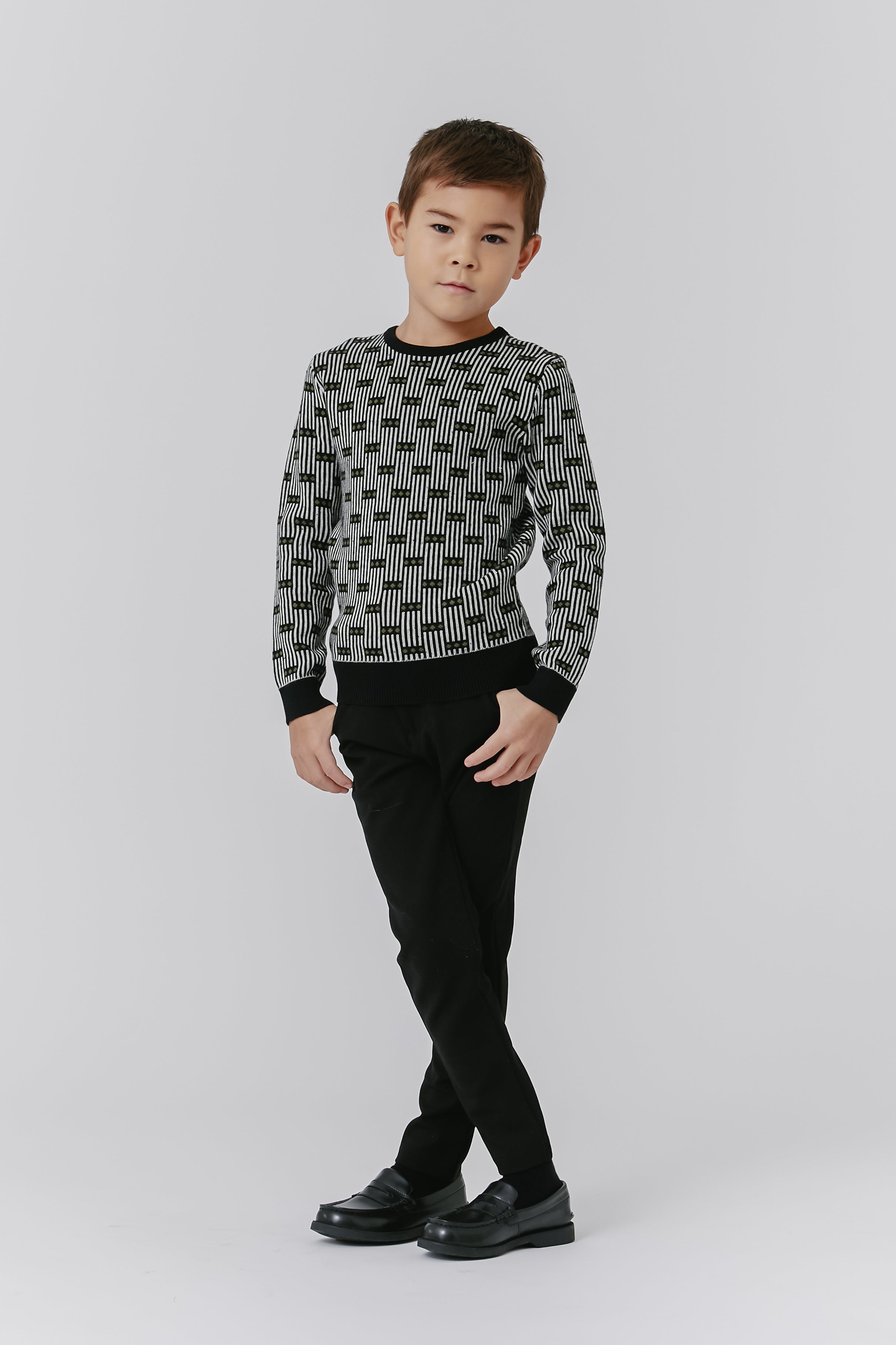 Line Dot Sweater