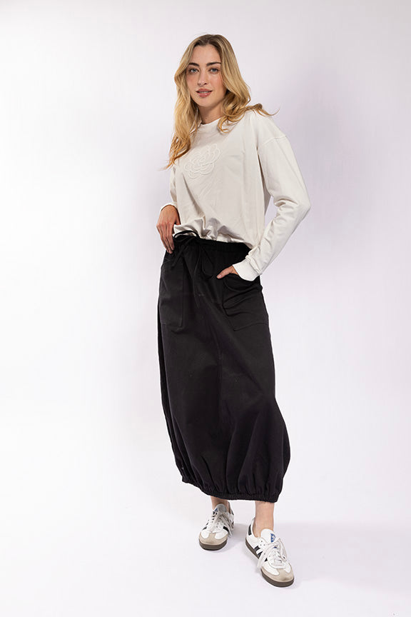 Elastic hem skirt