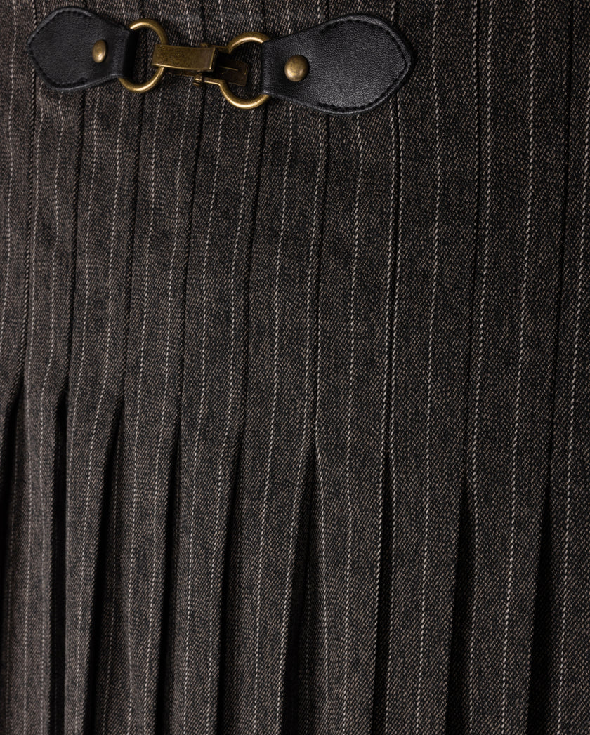 Buckle Detailed Pleated Maxi Skirt