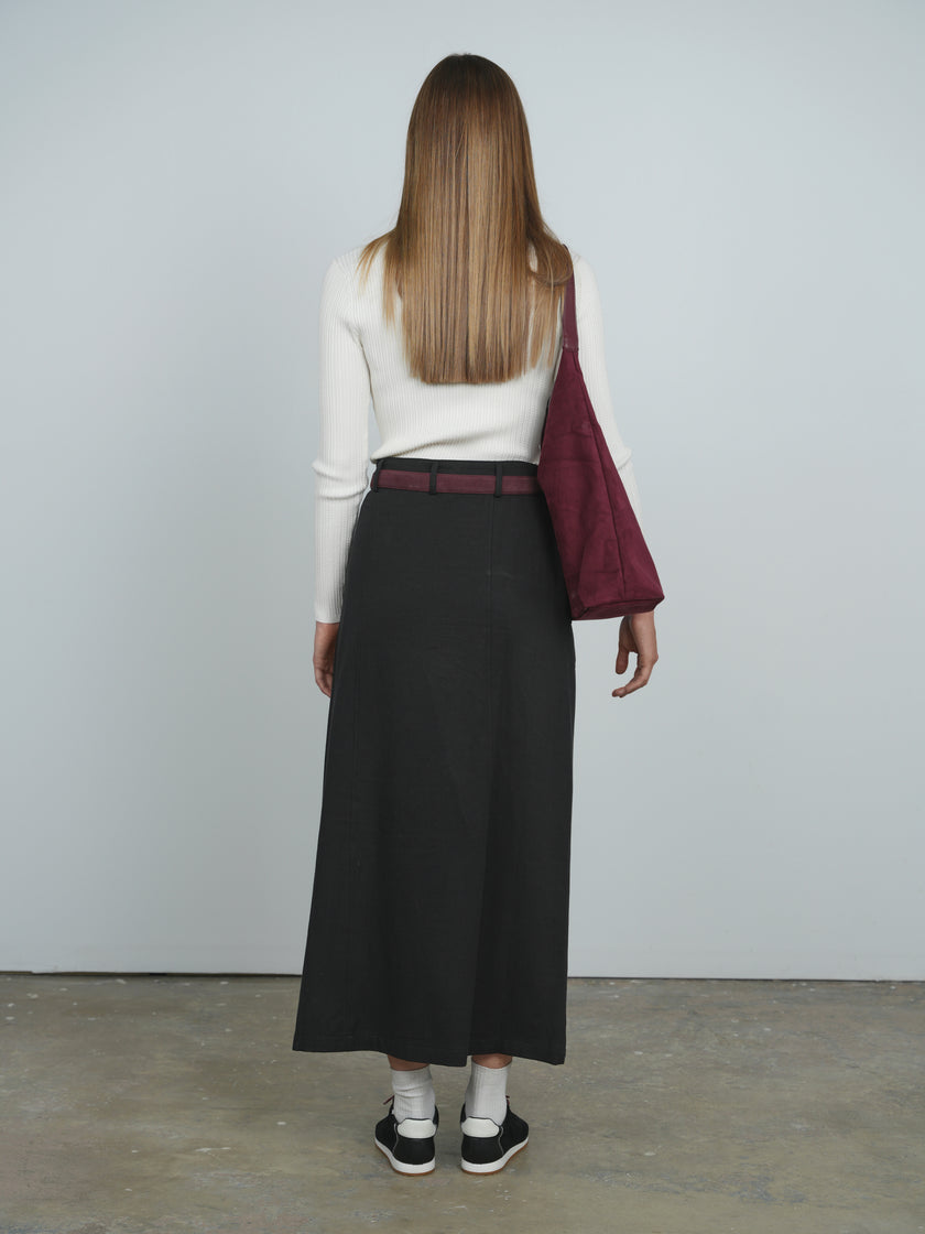 Point Slanted Pocket Skirt
