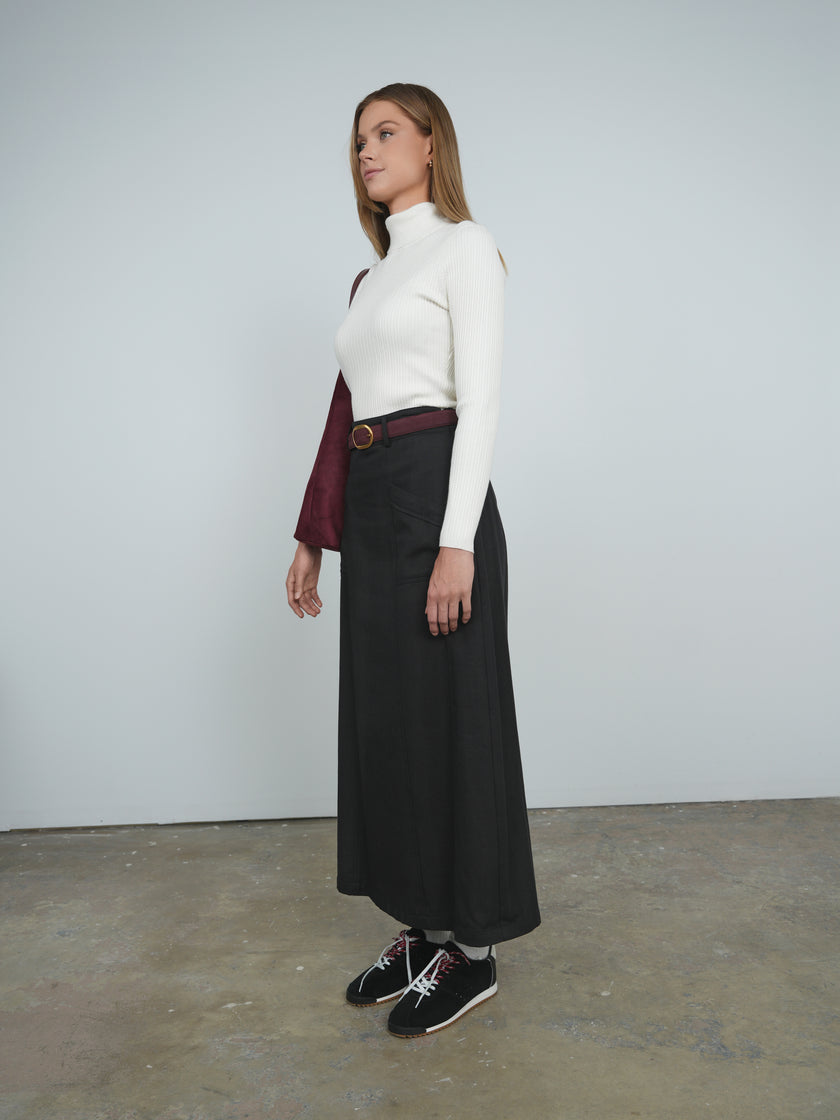 Point Slanted Pocket Skirt
