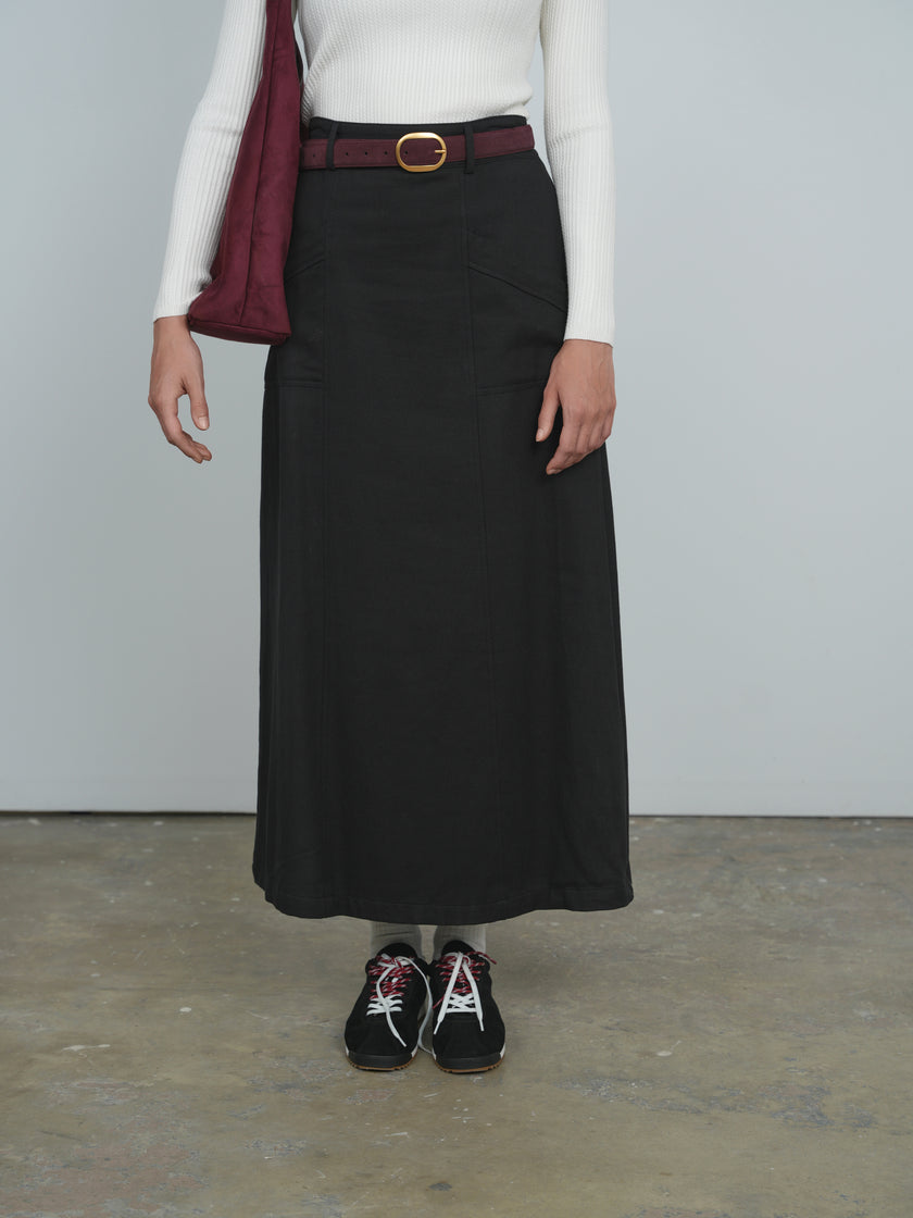 Point Slanted Pocket Skirt