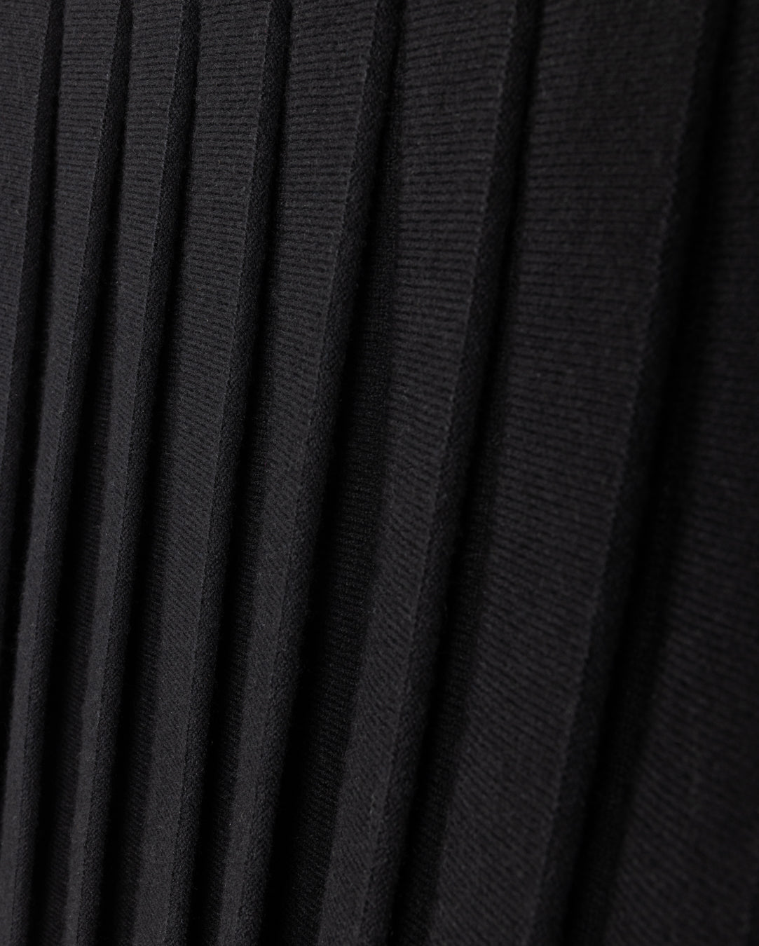Detail Seam Top Knit Pleated Skirt
