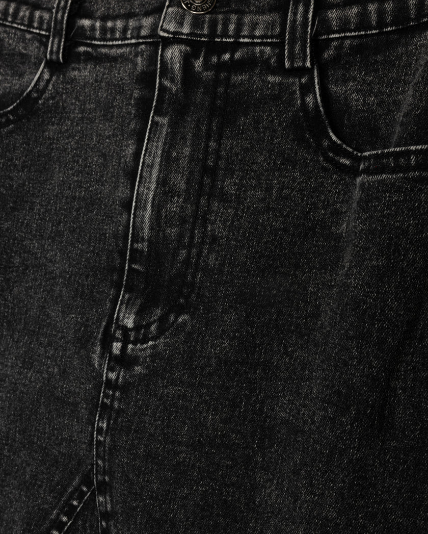 Pocket V Seam Denim Skirt