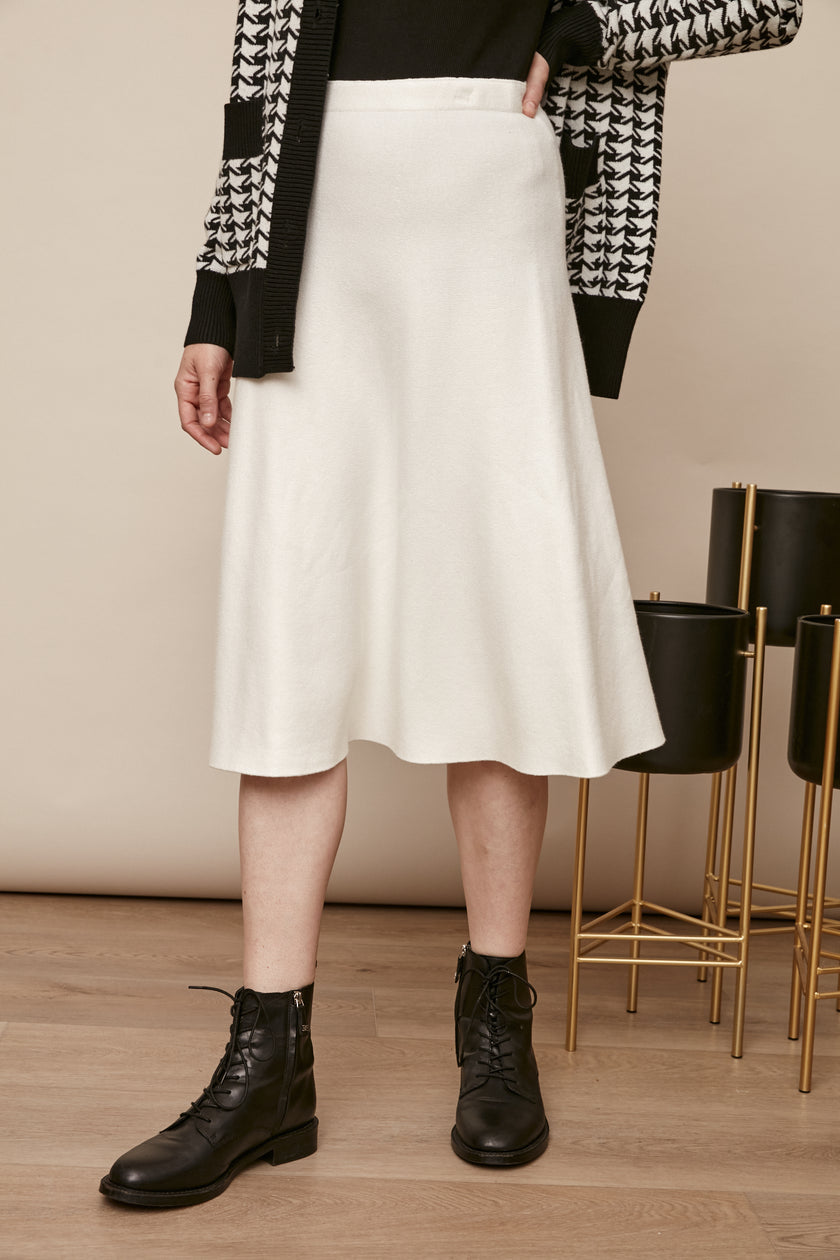 Notch_Skirt_Short
