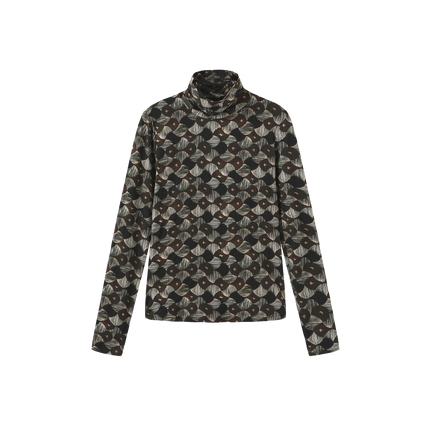 Model Printed Turtleneck